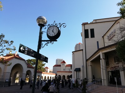 宝塚110年の恋のうた_初日公演_宝塚大劇場_くすのき広場